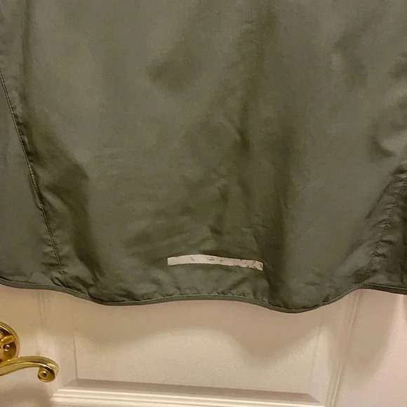 WOMEN S NIKE PRINTED TRAIL KIGER PACKABLE RUNNING ATHLETIC JACKET - Picture 11 of 12